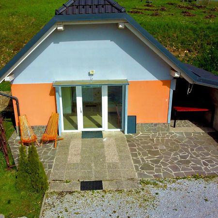 Apartment Ozebek Cerkno Buitenkant foto
